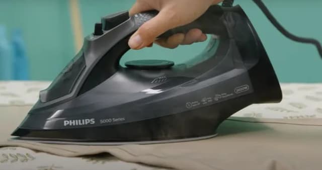 So sánh giá Bàn ủi hơi nước Philips DST5040/80 2600W rẻ nhất? - Ảnh 16