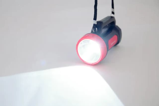 So sánh giá Đèn pin sạc đa năng Sunhouse SHE - 8100 rẻ nhất? - Ảnh 19