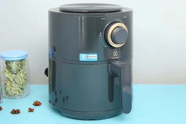 So sánh giá Nồi chiên không dầu Electrolux 3 lít E6AF1-220K rẻ nhất? - Ảnh 19