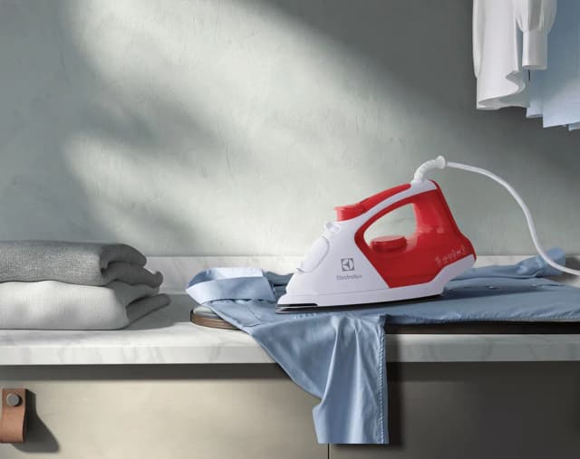 So sánh giá Bàn ủi hơi nước Electrolux ESI5116 1800W rẻ nhất? - Ảnh 12