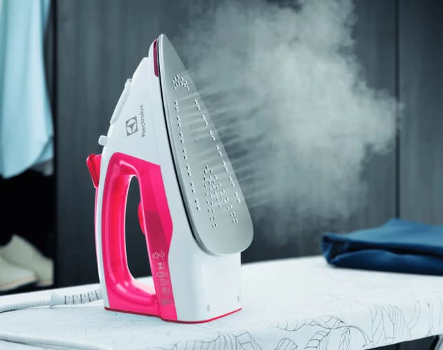 So sánh giá Bàn ủi hơi nước Electrolux ESI5116 1800W rẻ nhất? - Ảnh 18