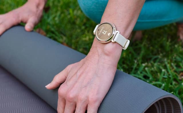 So sánh giá Garmin Lily 2 34mm dây silicone rẻ nhất? - Ảnh 11