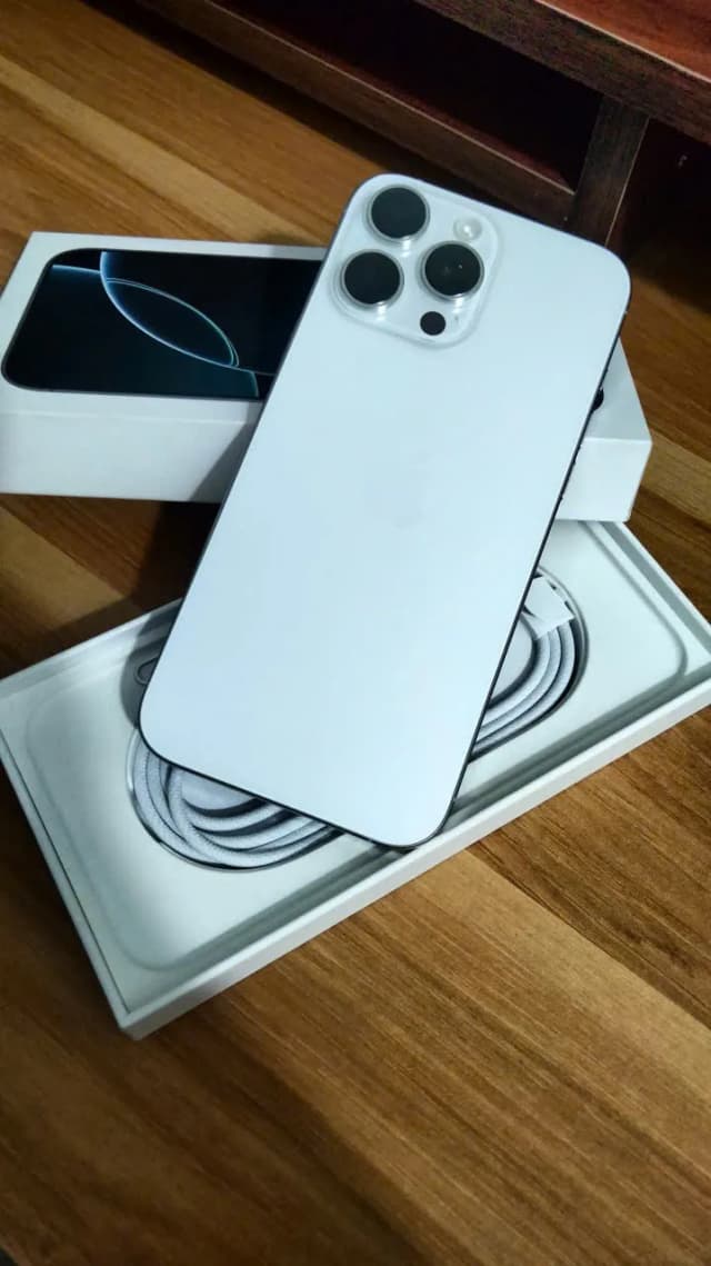 Điện thoại iPhone 16 Pro Max 256GB - 8