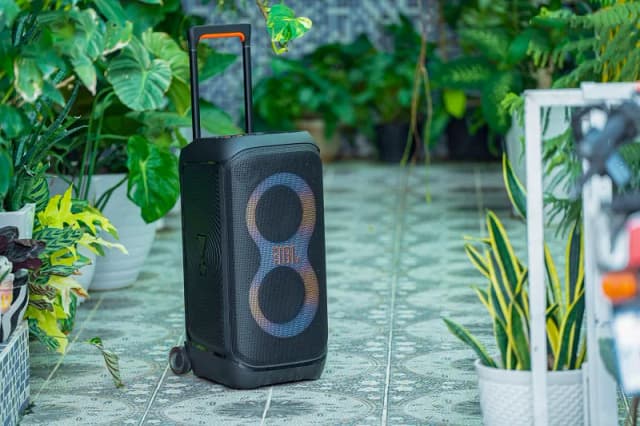 So sánh giá Loa Bluetooth JBL Partybox 320 rẻ nhất? - Ảnh 20