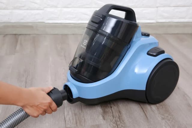 So sánh giá Máy hút bụi dạng hộp Electrolux EC31-2BB rẻ nhất? - Ảnh 4