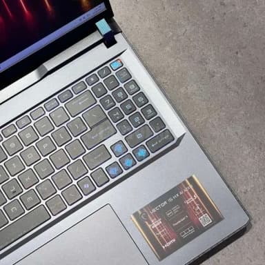 Laptop MSI Gaming Vector 16 HX AI A2XWHG - 010VN_32GB (Ultra 7 255HX, 32GB, 512GB, RTX 5070Ti 12GB, QHD+ 240Hz, Win11) - 9