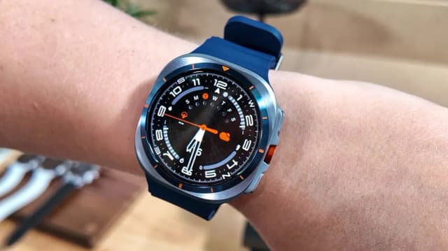 So sánh giá Samsung Galaxy Watch Ultra LTE 47mm (2025) dây silicone rẻ nhất? - Ảnh 8