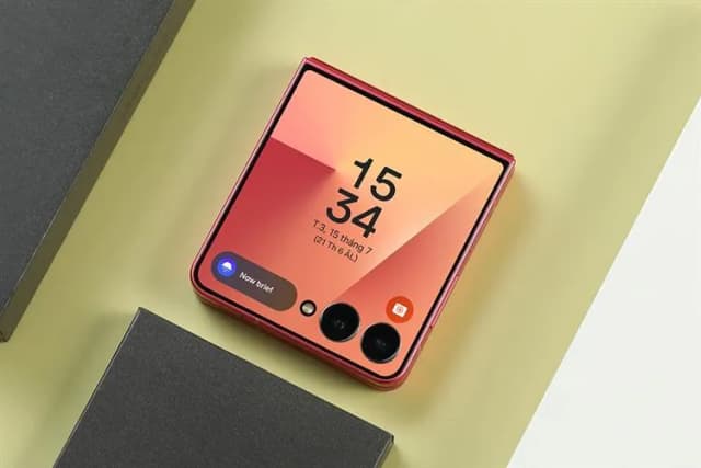 Điện thoại Samsung Galaxy Z Flip7 5G 12GB/256GB - Ảnh 8