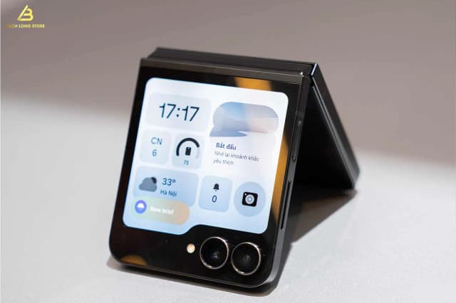 Điện thoại Samsung Galaxy Z Flip7 FE 5G 8GB/128GB - 18