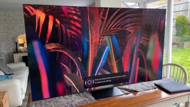 So sánh giá Smart Tivi Neo QLED Samsung AI 8K 85 inch QA85QN900C rẻ nhất? - Ảnh 7