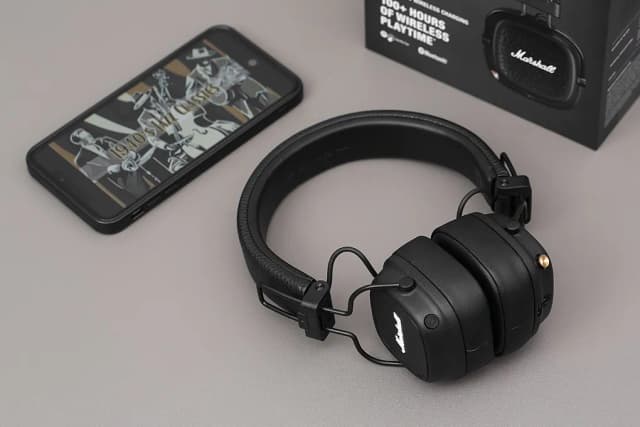 So sánh giá Tai nghe Bluetooth chụp tai Marshall Major V Xanh bóng đêm rẻ nhất? - Ảnh 18