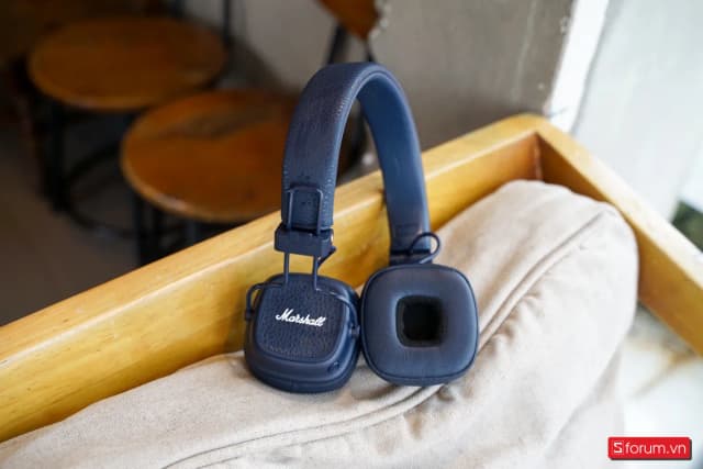 So sánh giá Tai nghe Bluetooth chụp tai Marshall Major V Xanh bóng đêm rẻ nhất? - Ảnh 7