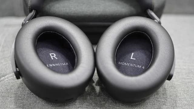 So sánh giá Tai nghe Bluetooth Chụp Tai Sennheiser Momentum 4 M4AEBT rẻ nhất? - Ảnh 14