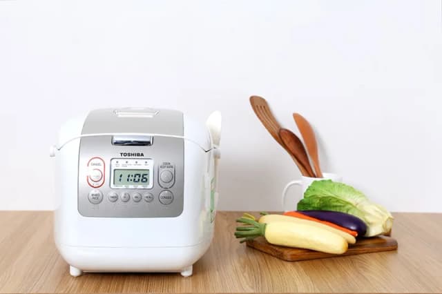 Nồi cơm điện tử Toshiba 1.8 lít RC-18NMFVN(WT) - Ảnh 3