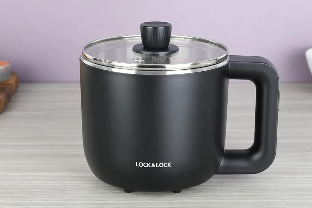 So sánh Nồi lẩu hấp đa năng AQUA ASMC-ES101(W) 15 lít vs Nồi lẩu điện Lock&Lock EJP134IVY 5 lít