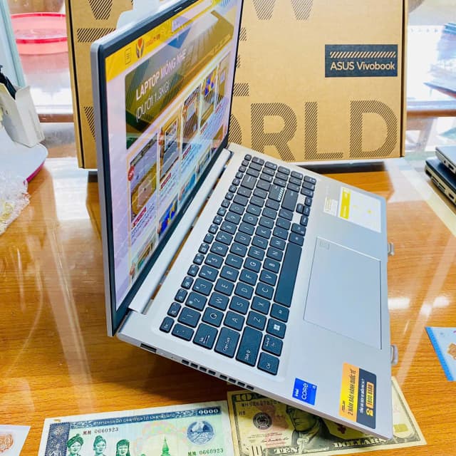 Laptop Asus Vivobook 15 OLED A1505ZA - MA415W (i5 12500H, 16GB, 512GB, 2.8K OLED 120Hz, Win11) - 15