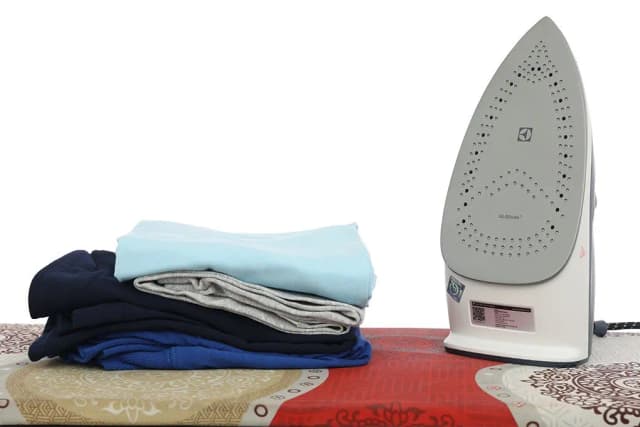 So sánh giá Bàn ủi hơi nước Electrolux E6SI3-61NW 2400W rẻ nhất? - Ảnh 12