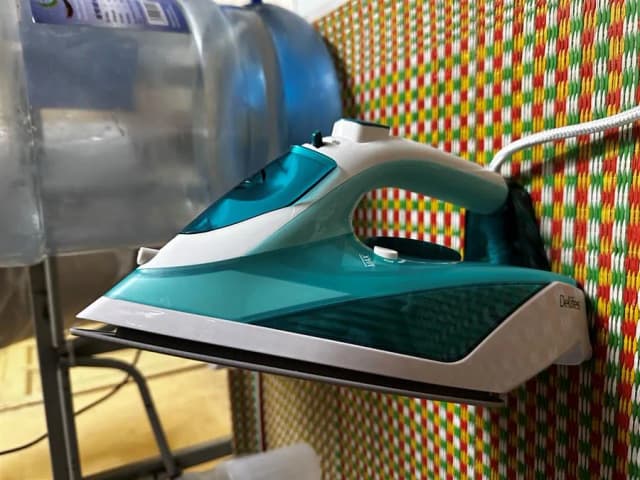 So sánh giá Bàn ủi hơi nước Delites HJ-8058 2400W rẻ nhất? - Ảnh 11