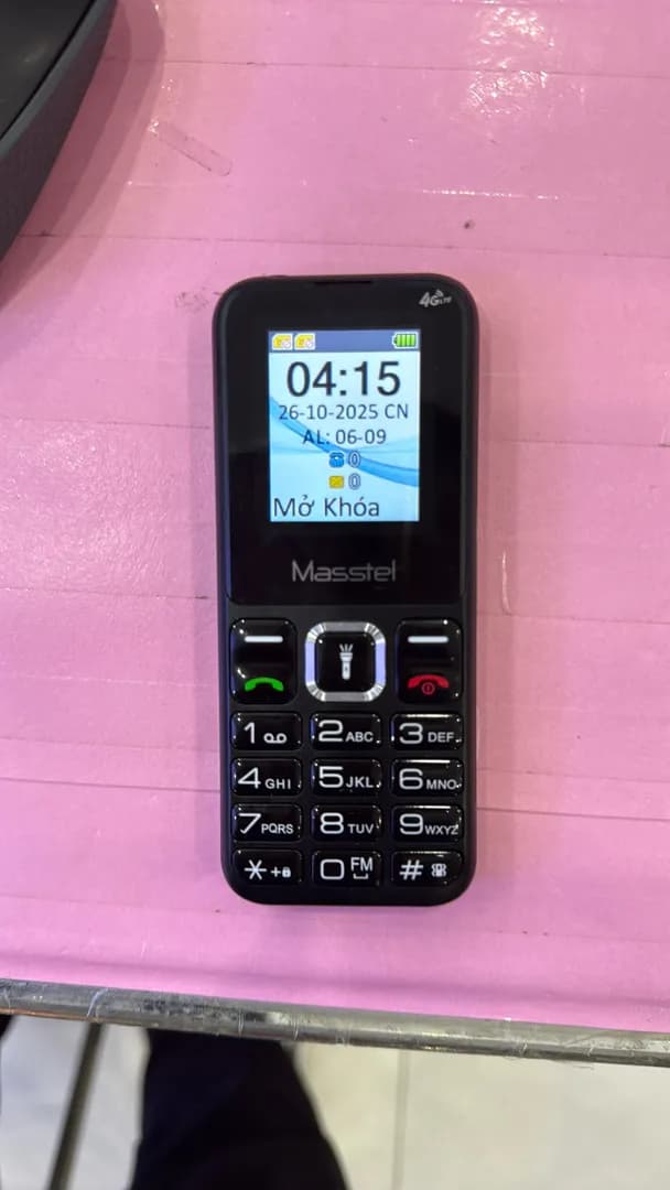 Điện thoại Masstel IZI 10 4G Type-C - 12