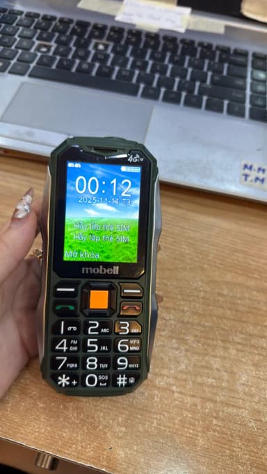 Điện thoại Mobell Rock 7 - 10