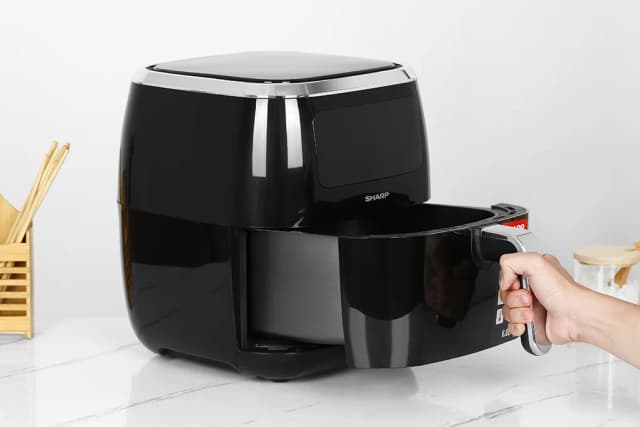 So sánh giá Nồi chiên không dầu Sharp 6.8 lít KF-AF68EPV-BK rẻ nhất? - Ảnh 11
