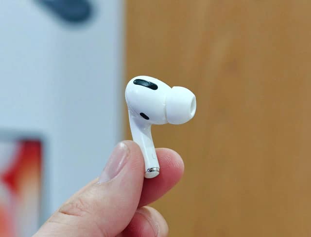 So sánh giá Tai nghe Bluetooth AirPods Pro Gen 2 MagSafe Charge (USB-C) Apple MTJV3 rẻ nhất? - Ảnh 17