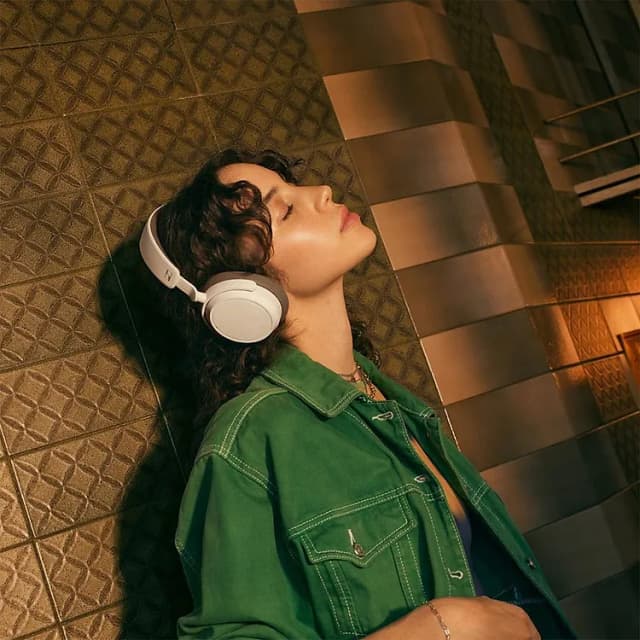 So sánh giá Tai nghe Bluetooth Chụp Tai Sennheiser Accentum ACAEBT rẻ nhất? - Ảnh 20